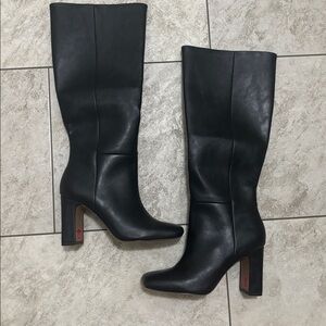 Call It Spring - BNWT Elegant Black Heeled Boots - size 6
